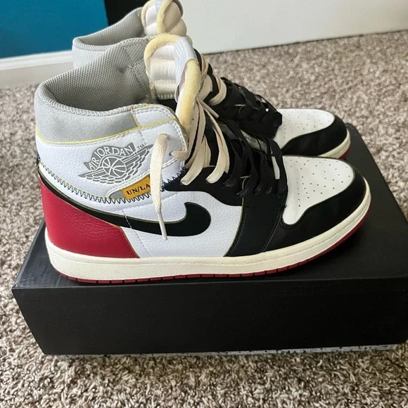 Jordan | Shoes | Jordan Retro High Un La Black Toe | Poshmark display picture 1